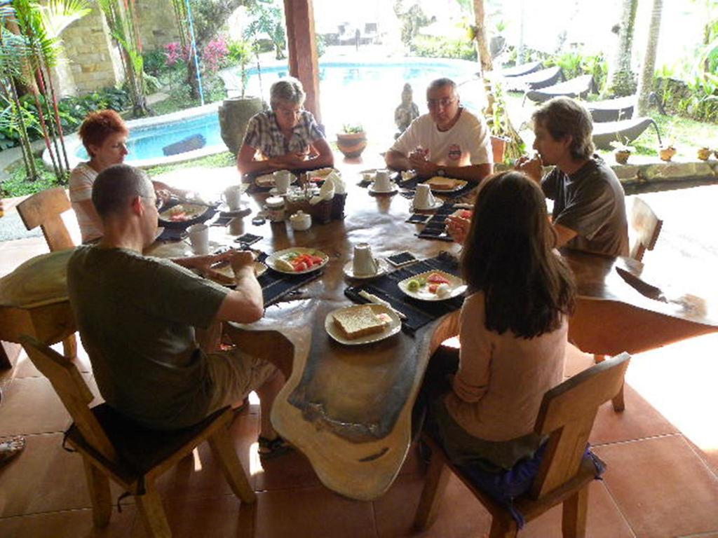 Saudara Home Ubud Екстериор снимка